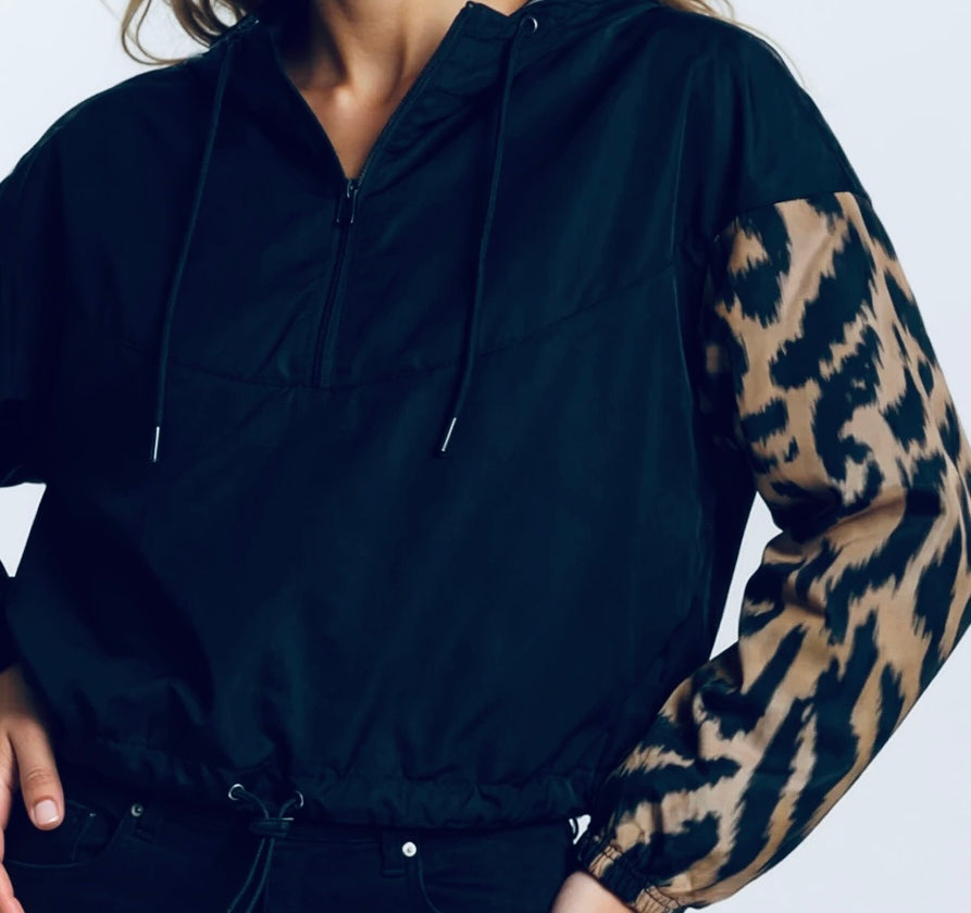 EMPIRƎ 8 Windbreaker – Lightweight Streetwear Jacket for Everyday Wear